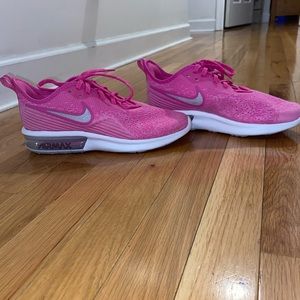 Women’s Nike Airmax